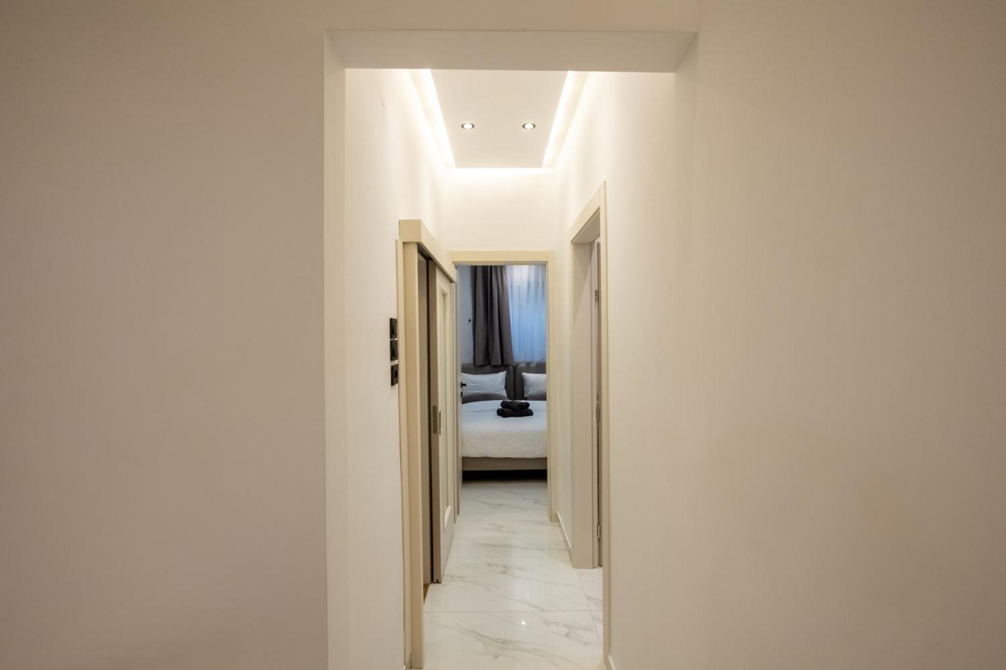 Navarino Lux *